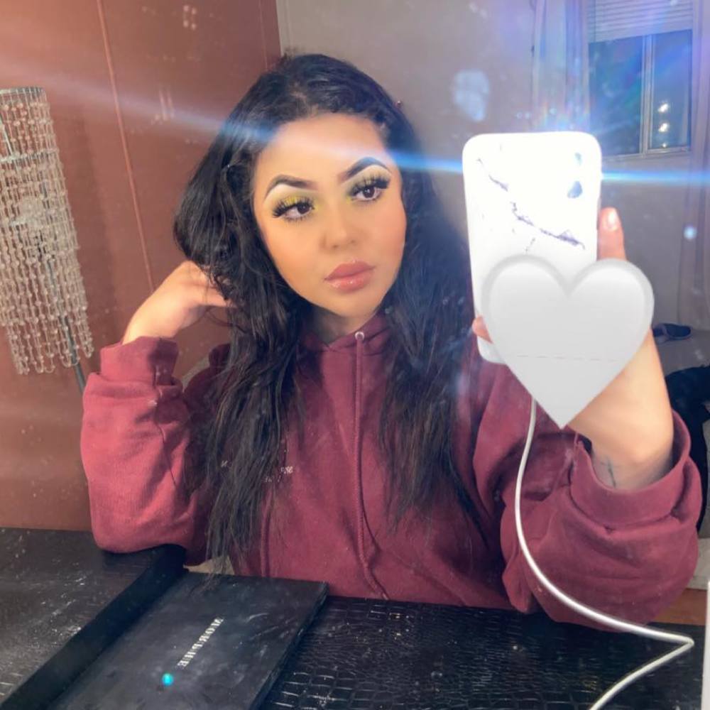 Meet your Posher, Emyli